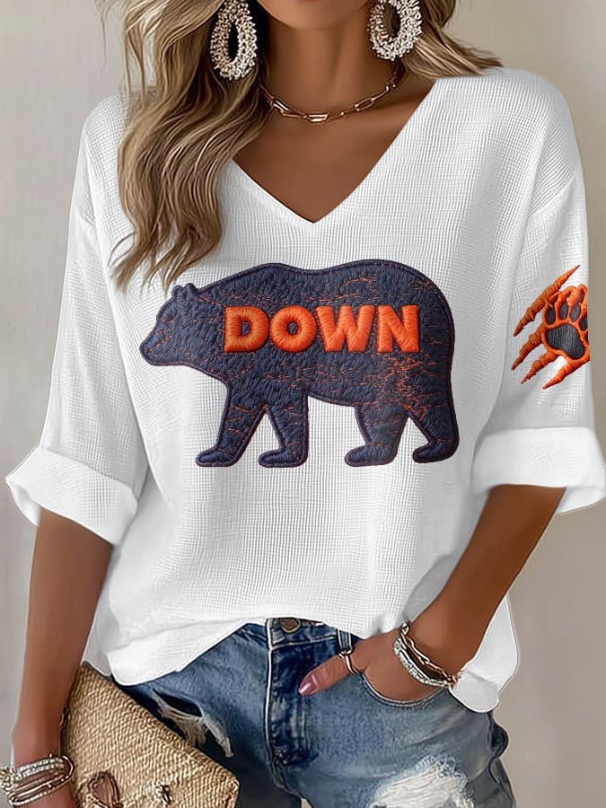 V-Neck Retro Bear Print T-Shirt